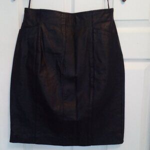 Vintage Wilson's Genuine Leather Pencil Skirt, Color Black, Size 10.